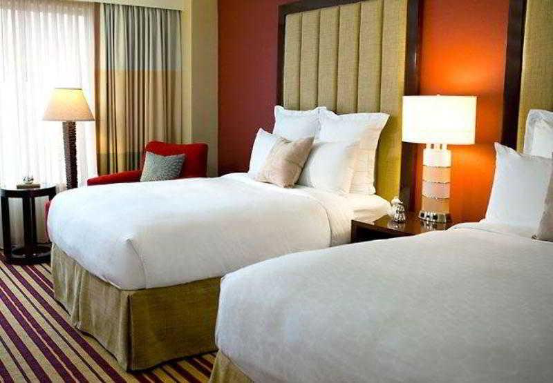 Renaissance Charlotte Southpark Hotel Room photo